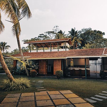 Bamboonest Riverside Villa Kochi ภายนอก รูปภาพ